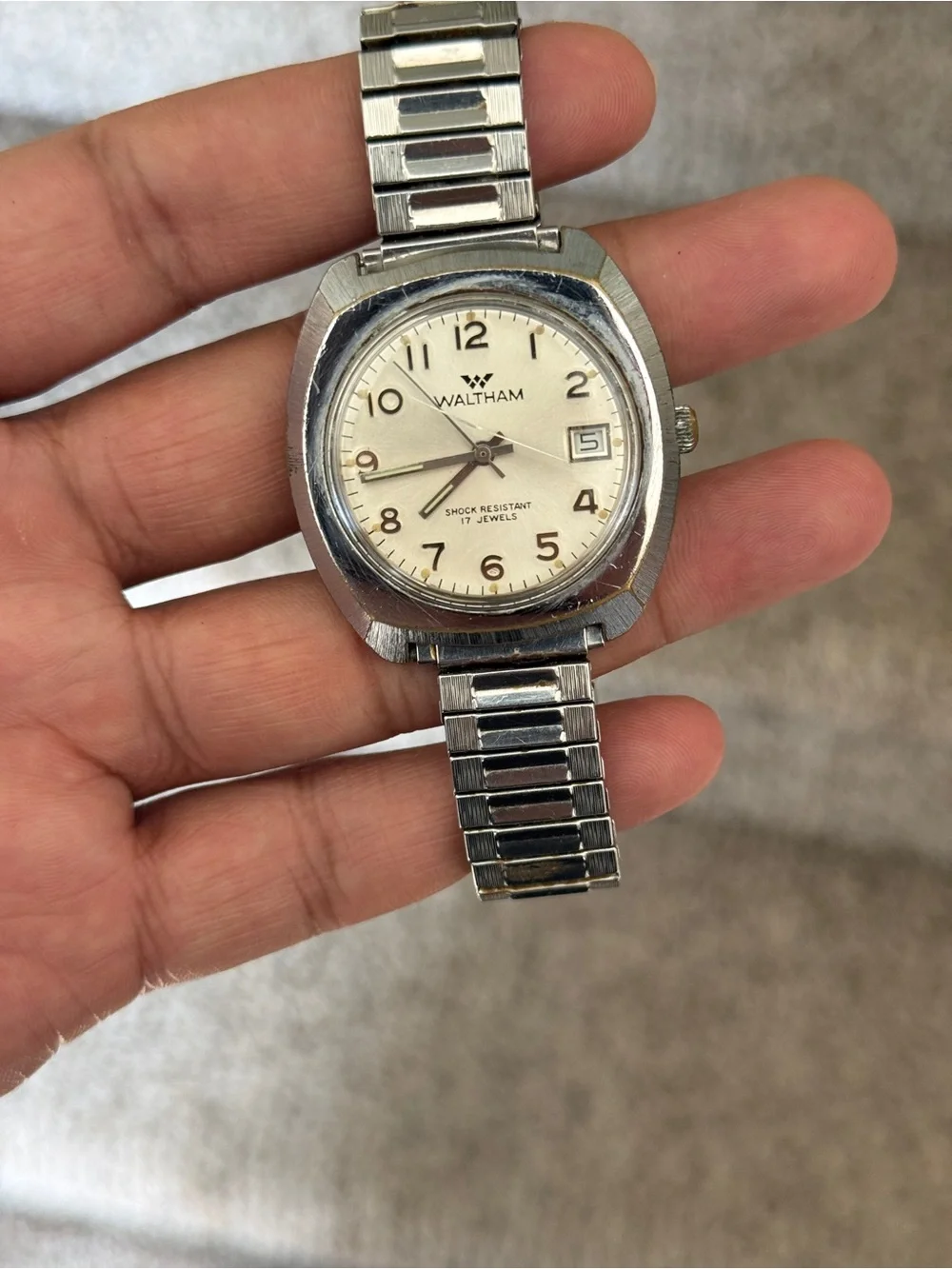 Waltham vintage 17 Jewels Manual Wind Cushion Case shock resistant men’s watch